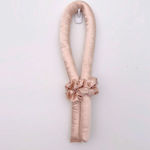 Pink Satin Heatless Curler with Scrunchies